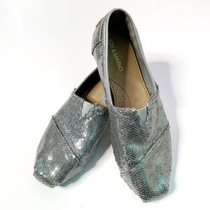 Joy and Mario Silver Women's Size US 7 Slip On Shoes Flats
